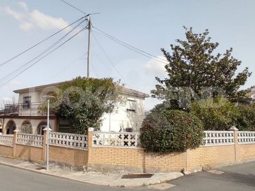 Villa avec balcon à vendre à Urbanización Versalles 29