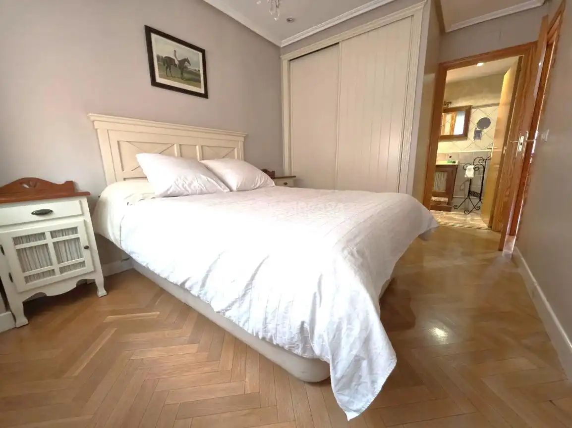 Bedroom of Flat for sale in Getafe  with Air Conditioner, Heating and Parquet flooring