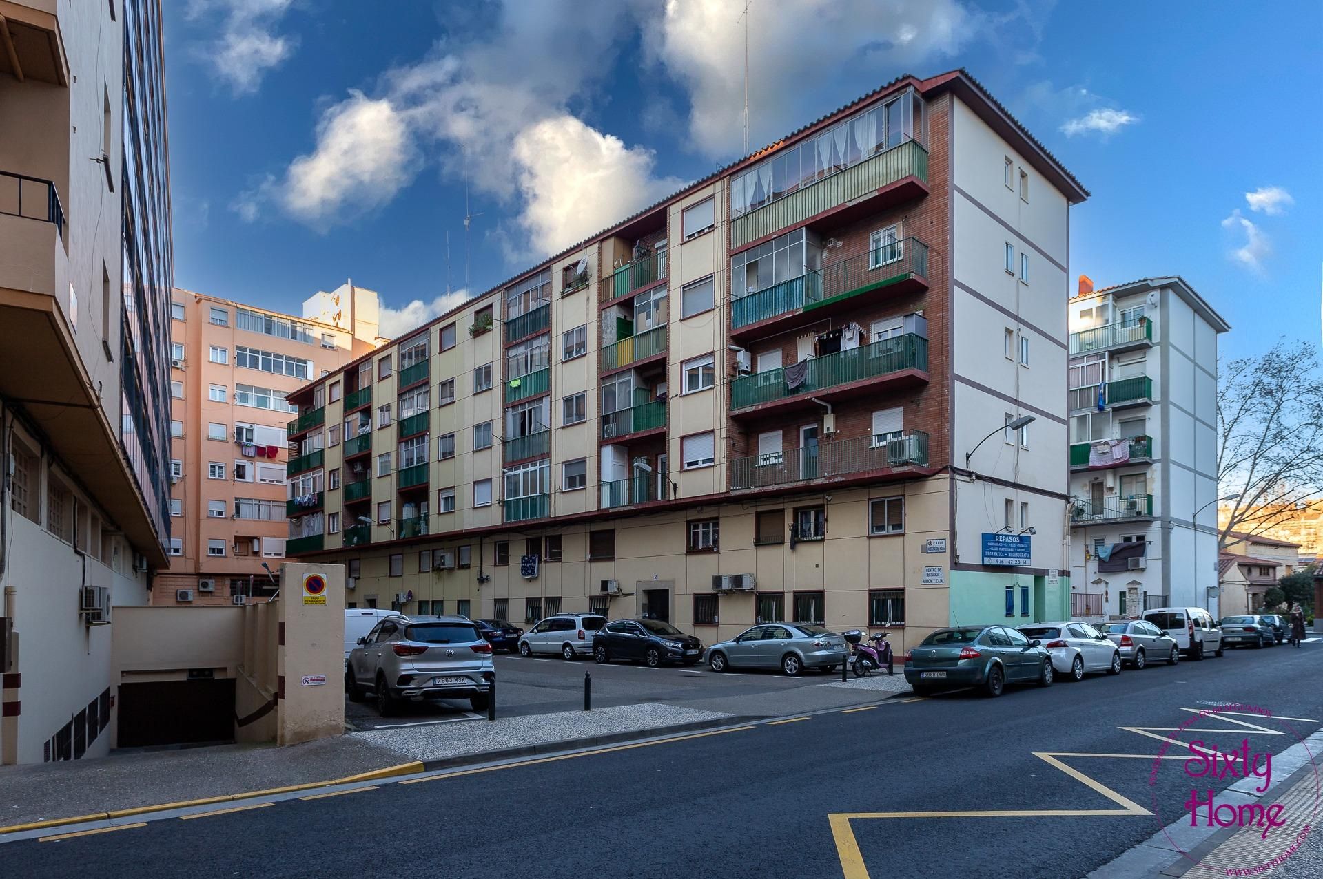 Vista exterior de Pis en venda en  Zaragoza Capital amb Calefacció