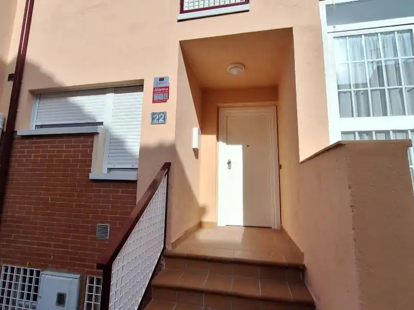 Terraced house with pool to rent in Calle el Chopo 22, imagen 2