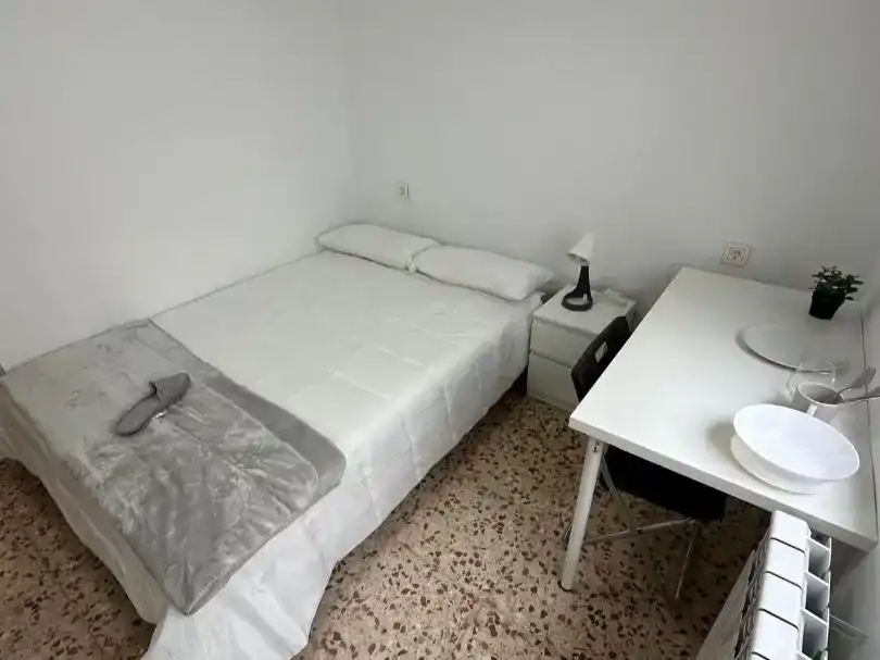 Bedroom of Flat for rent in  Logroño