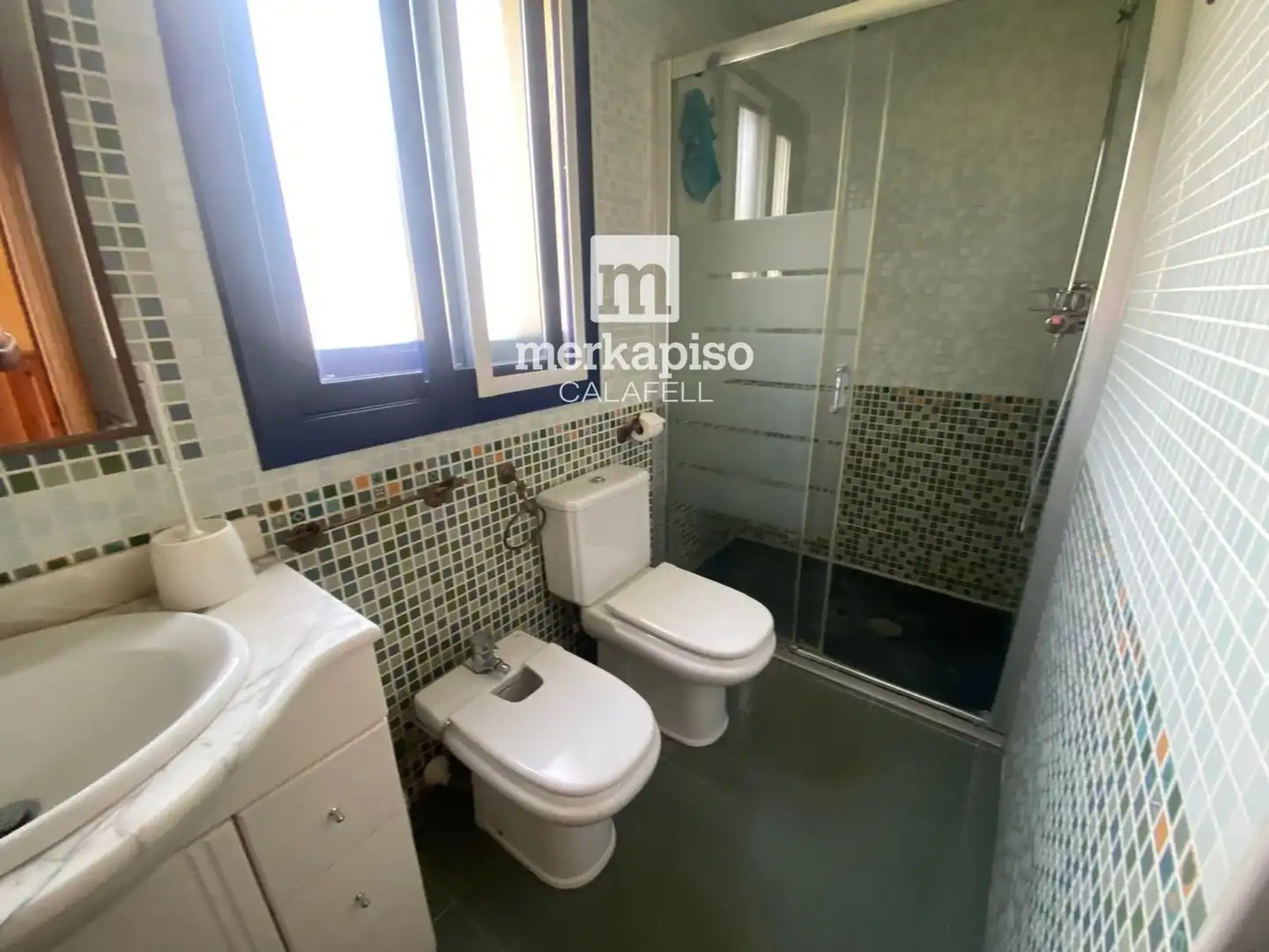 Baño de Casa adosada de alquiler en Calafell con Calefacción, Terraza y Amueblado