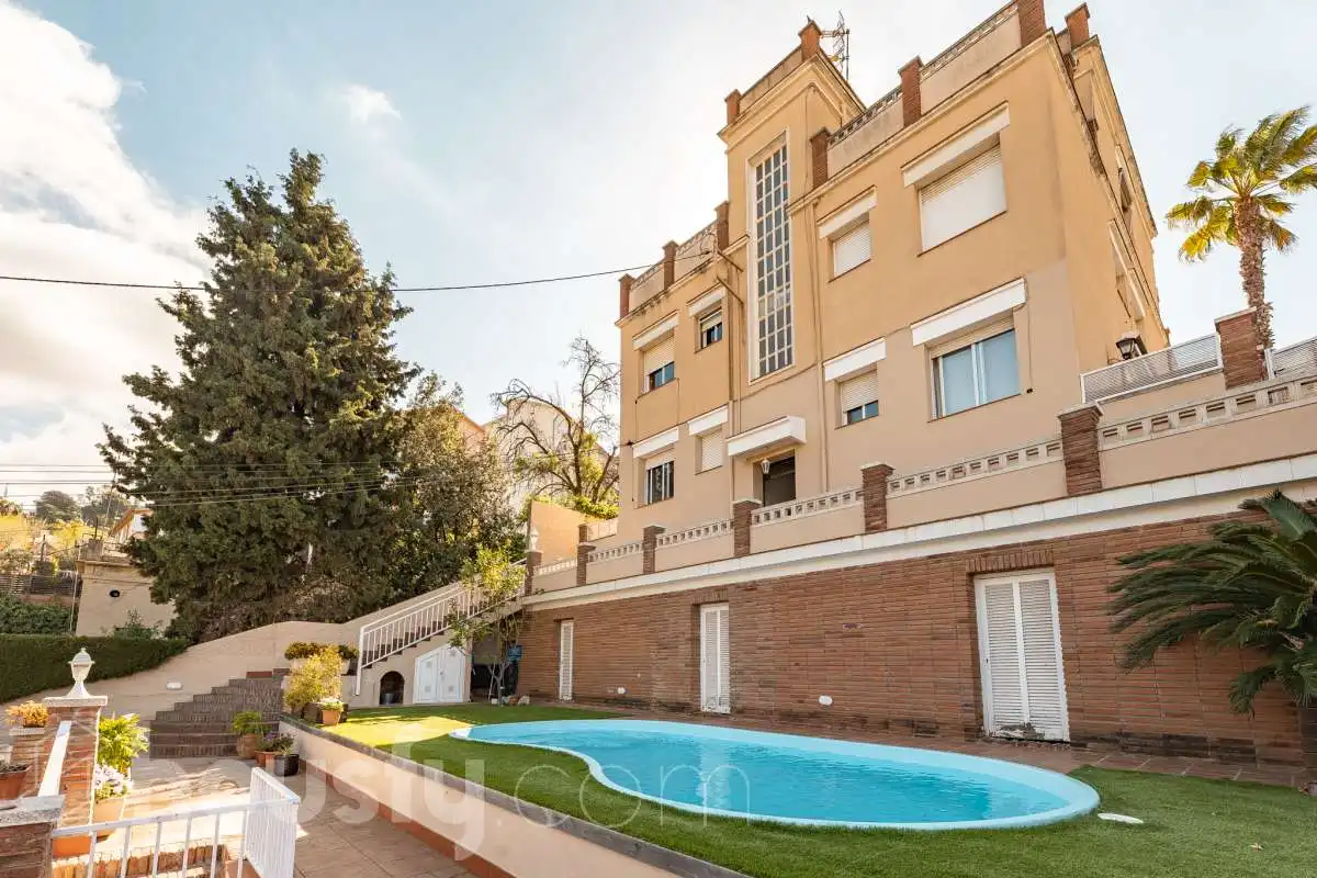 Exterior view of Flat for sale in Sant Just Desvern  with Terrace, Storage room and Community pool