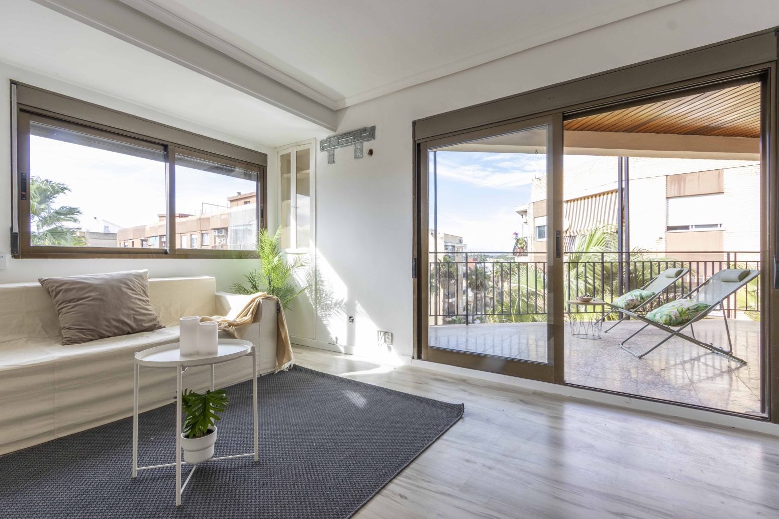 Bedroom of Flat for sale in  Valencia Capital  with Balcony