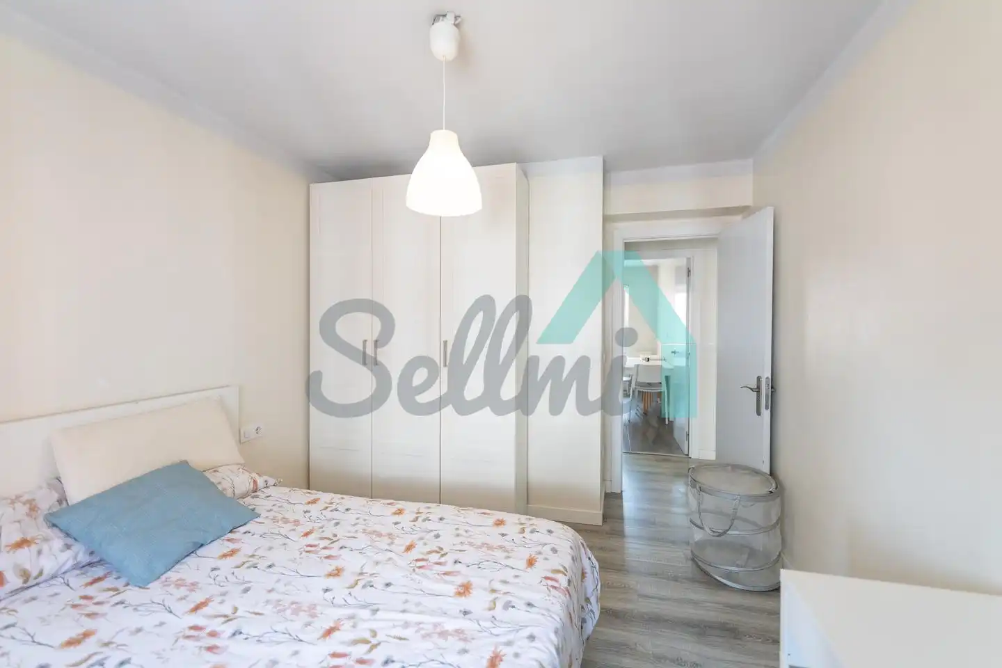 Habitación de Piso para compartir en Oviedo  con Calefacción y Amueblado