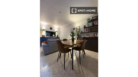 Photo 3 of Flat for rent in Valdeacederas, Madrid Capital