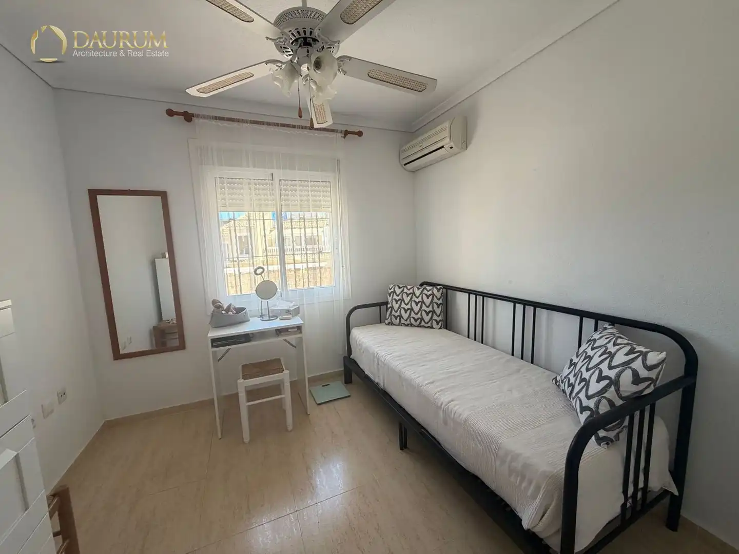 Schlafzimmer von Dachboden zum Verkauf in Santa Pola mit Klimaanlage, Heizung und Terrasse