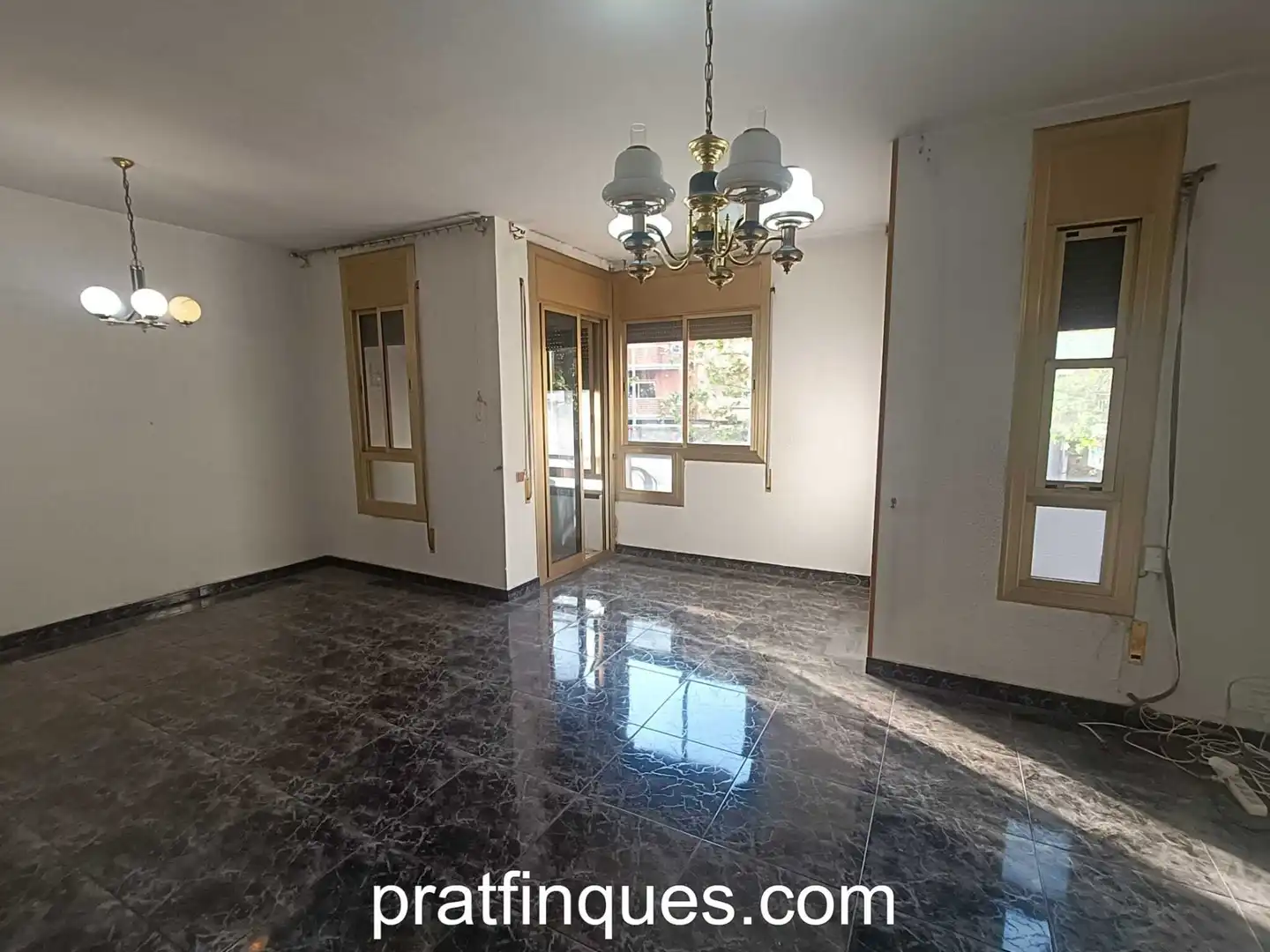 Sala d'estar de Pis en venda en El Prat de Llobregat amb Forn, Balcó i Alarma