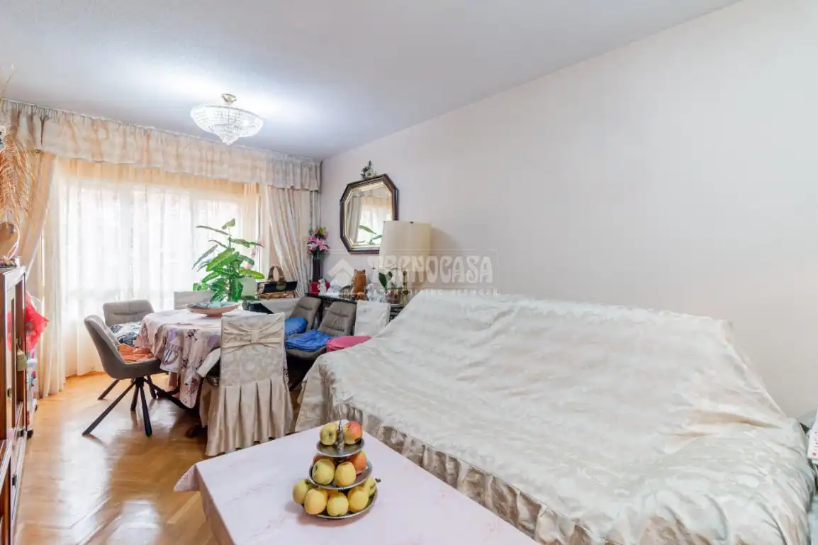 Habitación de Piso en venta en Madrid con Trastero y Amueblado