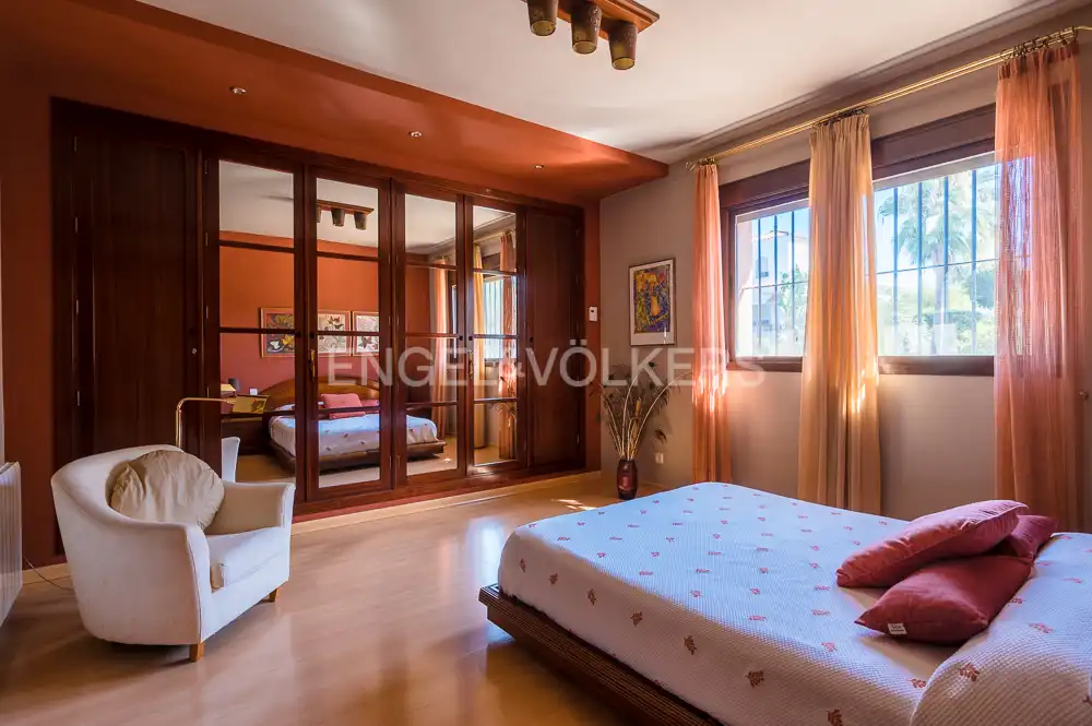 Habitación de Casa o chalet en venta en Bormujos con Aire acondicionado, Calefacción y Jardín privado