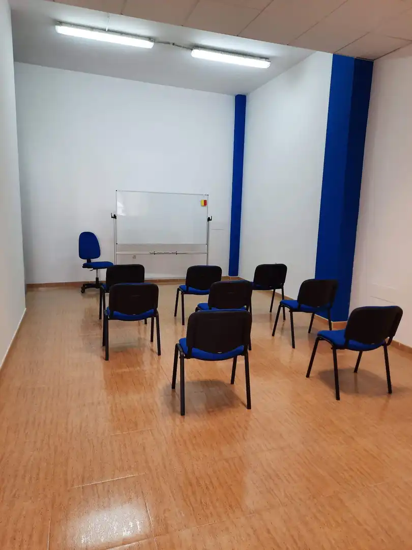 Business premises to rent in LOS MOTORES 22