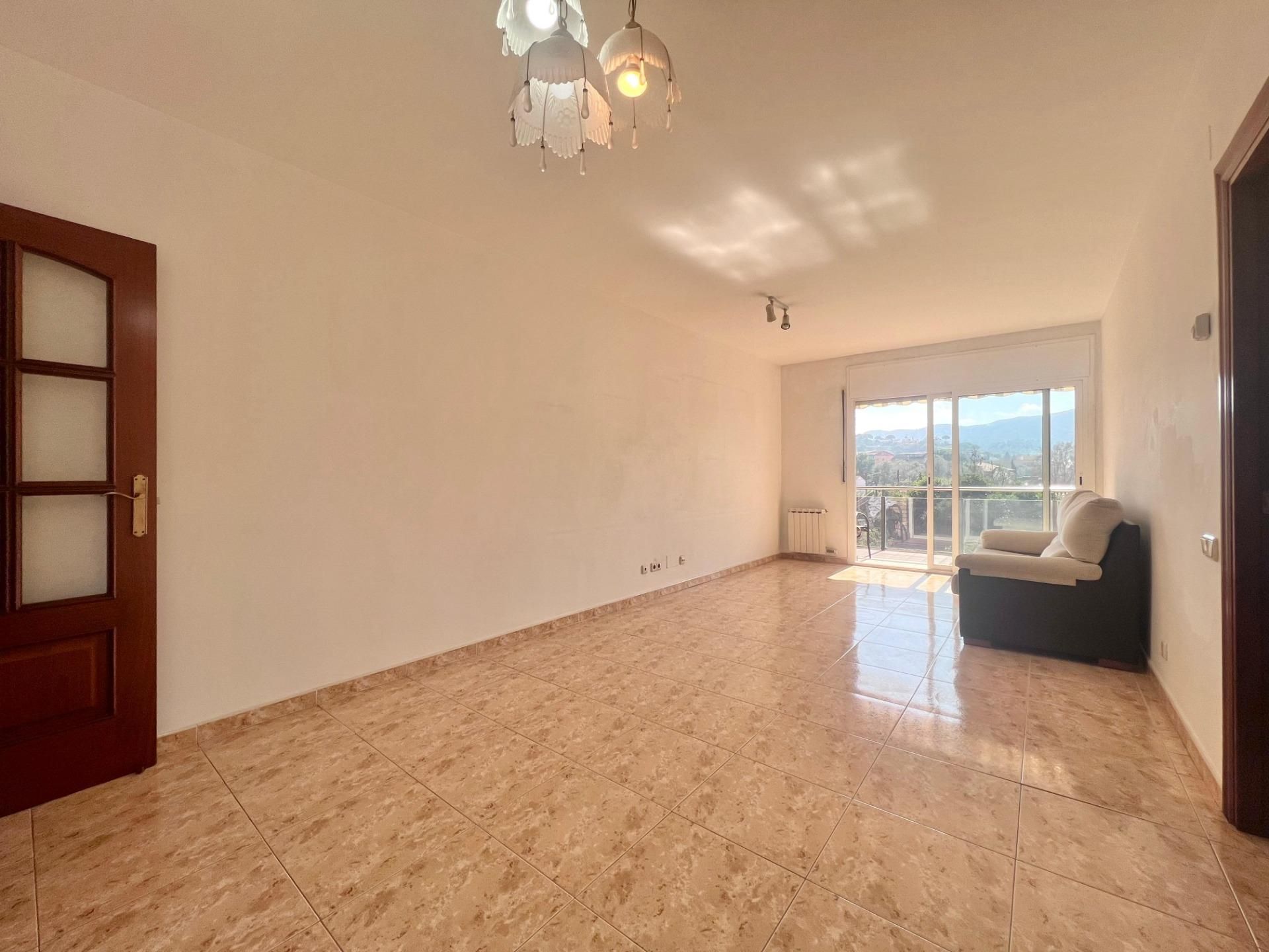 Sala de estar de Piso en venta en Martorelles con Calefacción, Trastero y Balcón
