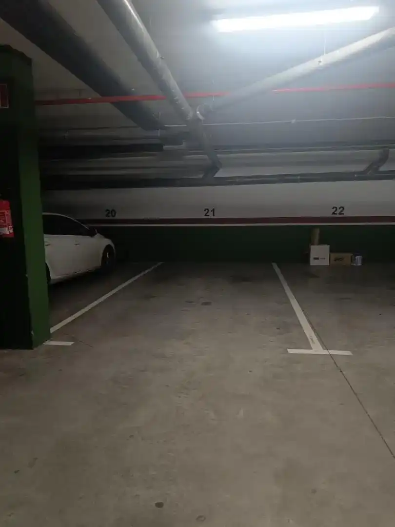 Aparcament de Pis en venda en  Albacete Capital amb Piscina i Balcó