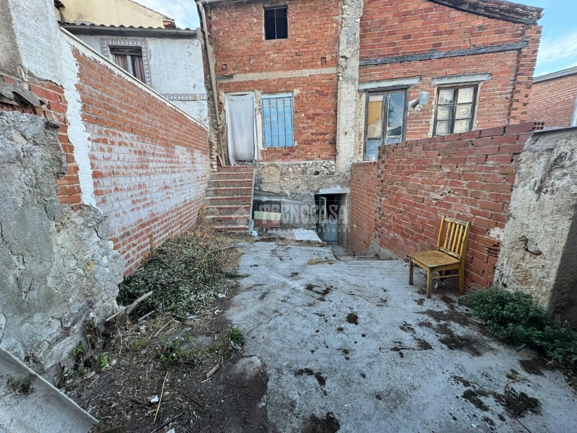 Casa adosada en venda en Perales de Tajuña amb Jardí privat