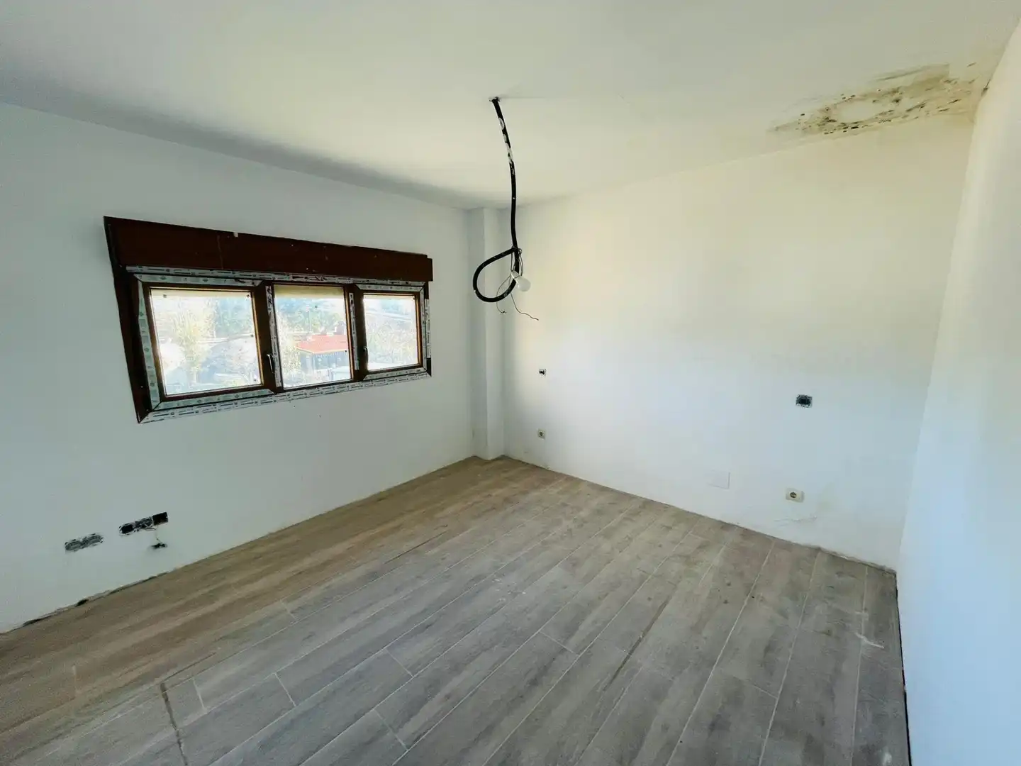 Casa adosada en venta en Navalperal de Pinares con Jardín privado, Terraza y Alarma