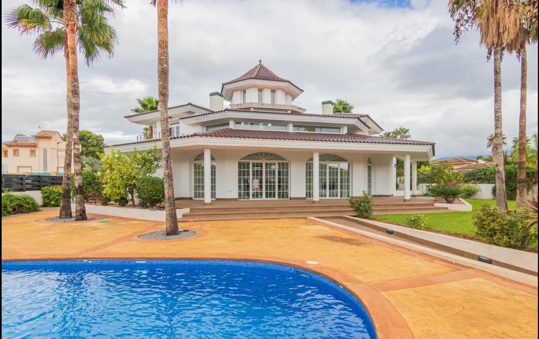 Vista exterior de Apartamento en venta en Pueblo - Urbanizaciones