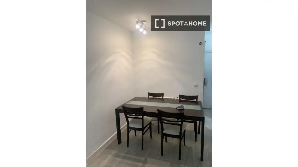 Habitación en Montserrat - Parque Empresarial