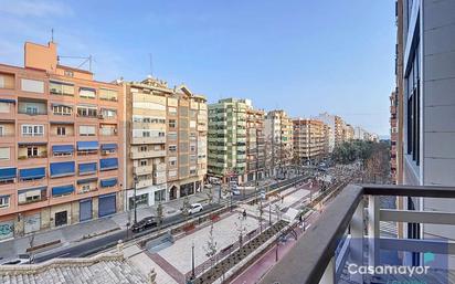 Vista exterior de Pis en venda en Alicante / Alacant amb Terrassa i Moblat