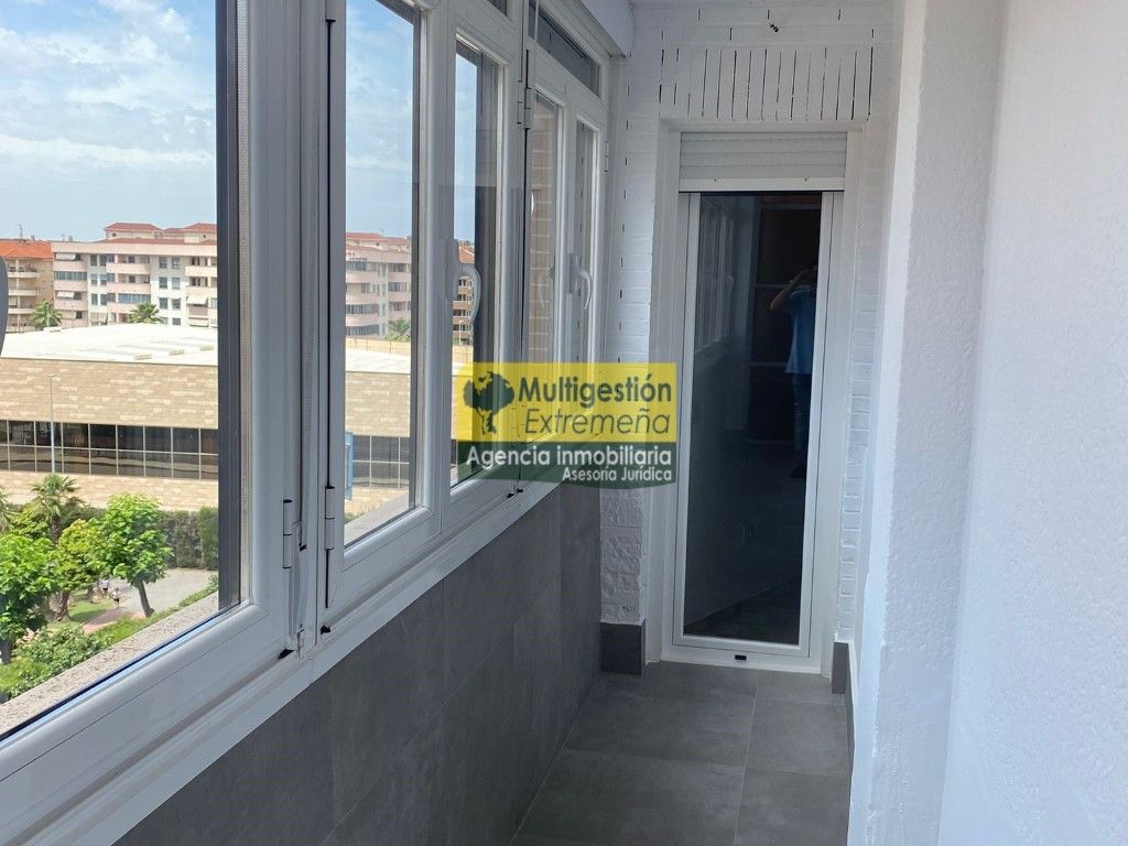Flat for sale in Cáceres Capital  with Microwave