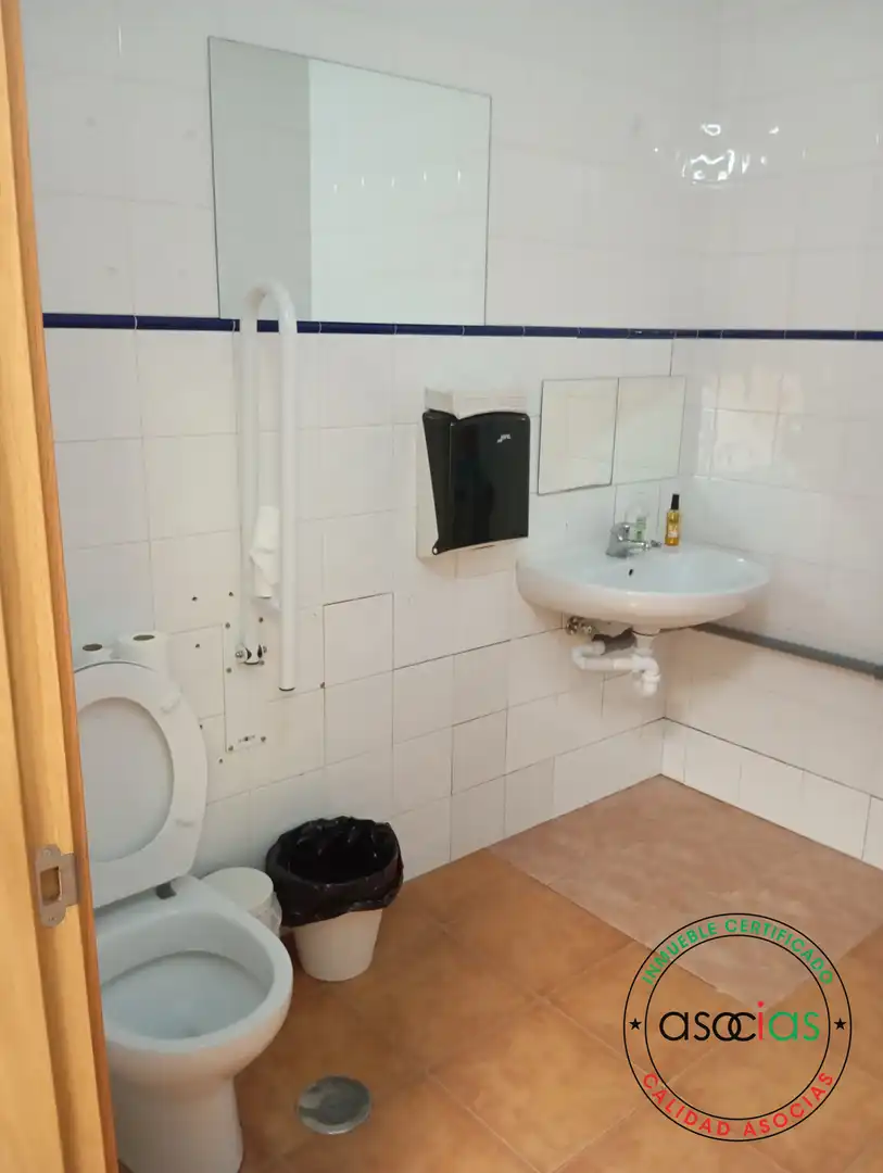 Badezimmer von Büro zum Verkauf in Oviedo  mit Heizung