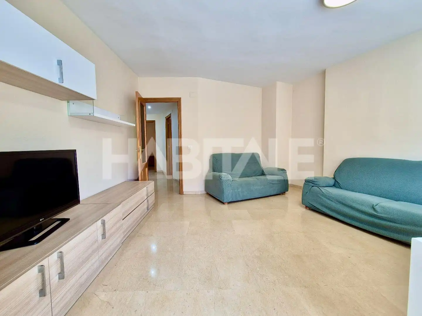 Sala d'estar de Pis de lloguer en Valencia amb Traster i Moblat