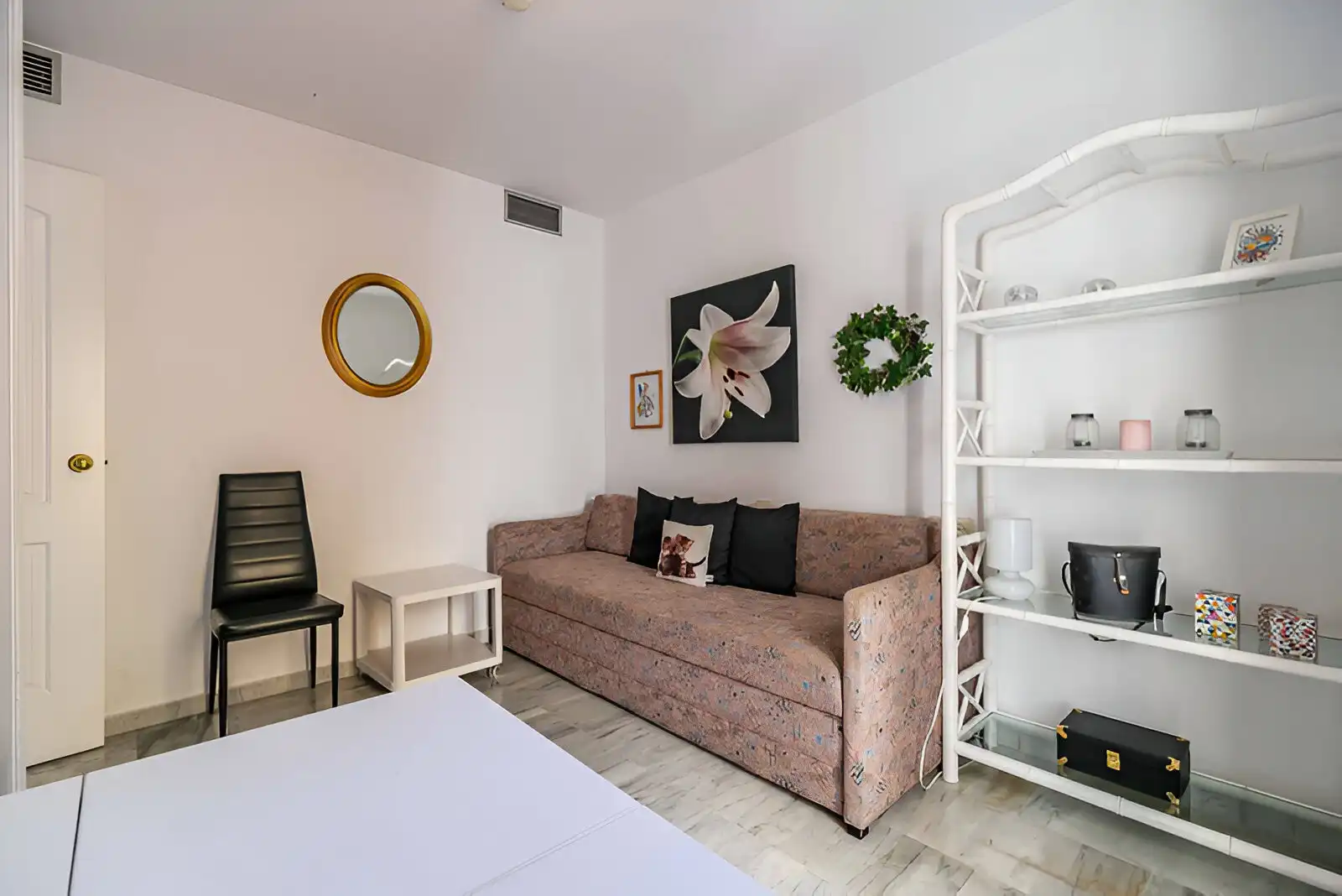 Habitación de Planta baja en venta en Benalmádena con Aire acondicionado, Terraza y Piscina