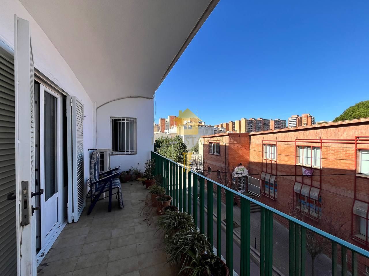 Pis en venda a Carrer Anicet de Pagès, Poble Nou - Olivar Gran