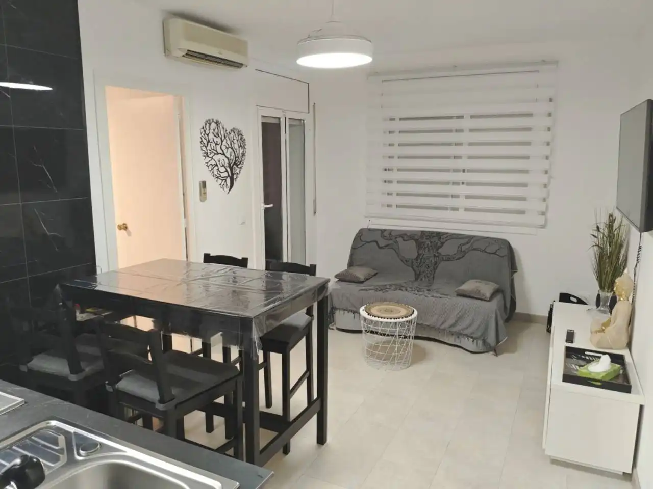 Sala de estar de Apartamento de alquiler en Cubelles con Aire acondicionado, Terraza y Trastero