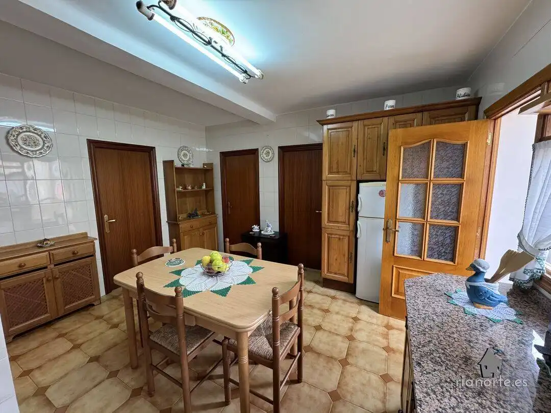 Cocina de Piso en venta en Ribadesella con Calefacción