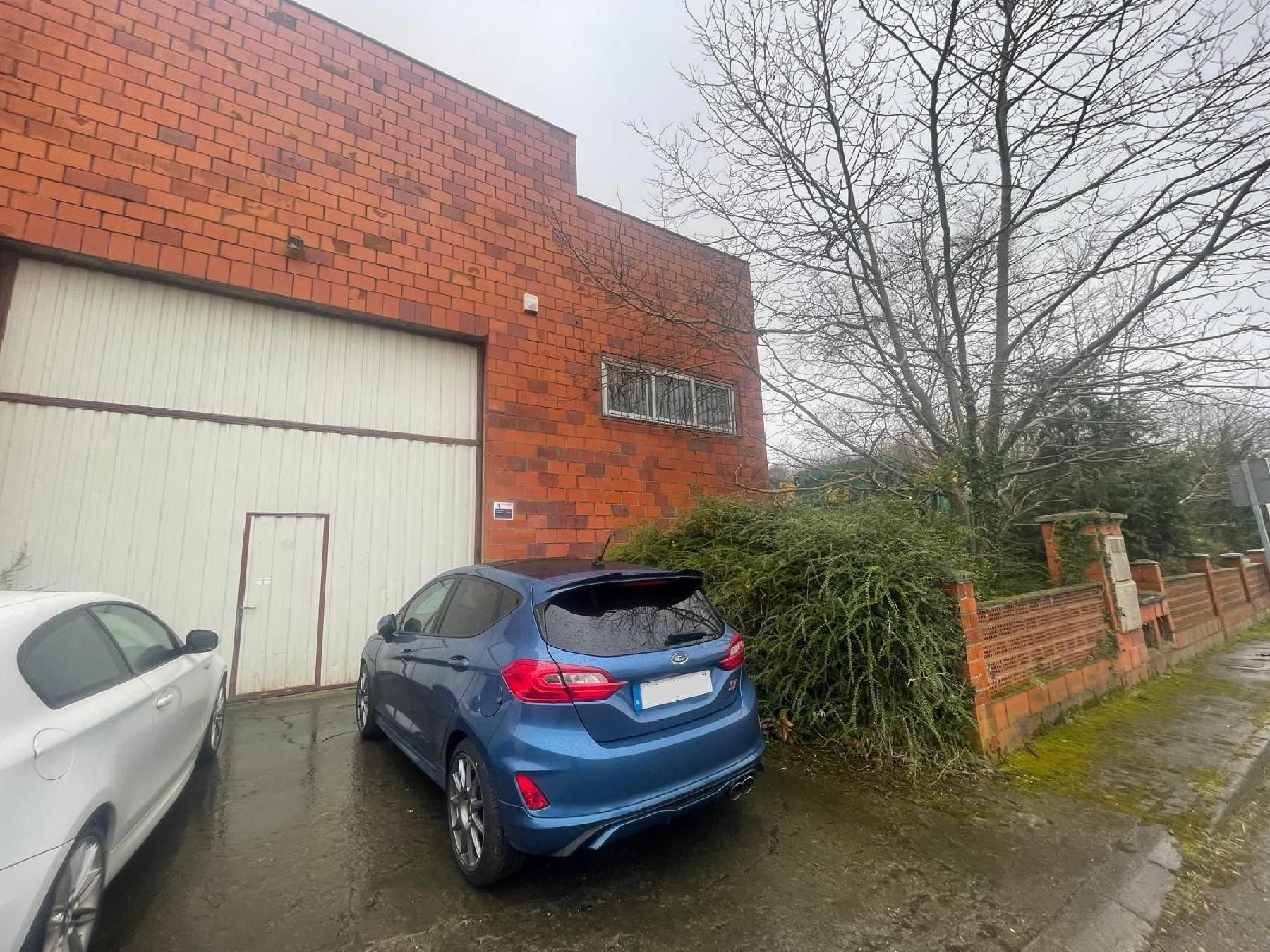 Aparcament de Nau industrial en venda en Salas