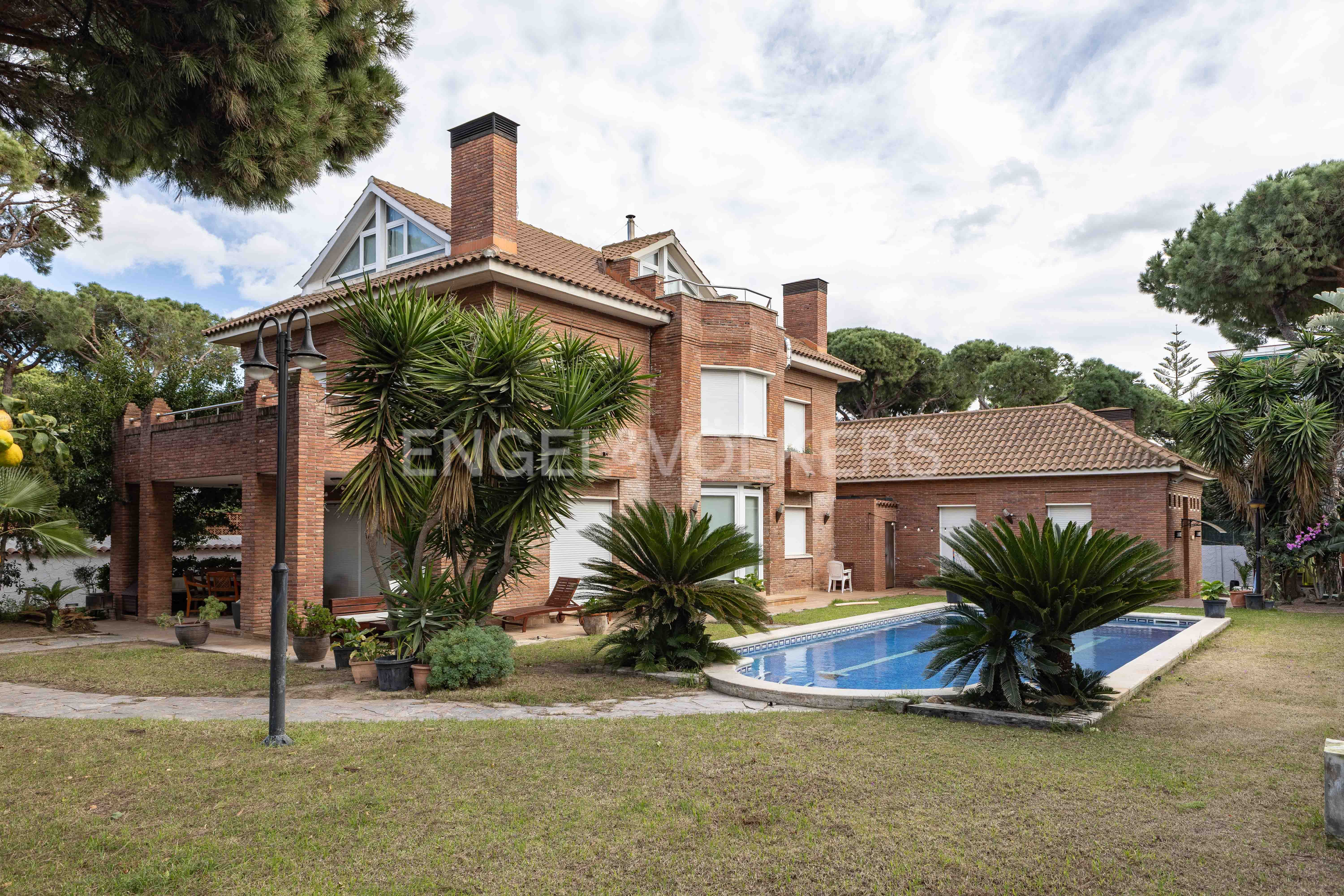 Exterior view of House or chalet to rent in Castelldefels  with Air Conditioner, Heating and Private garden