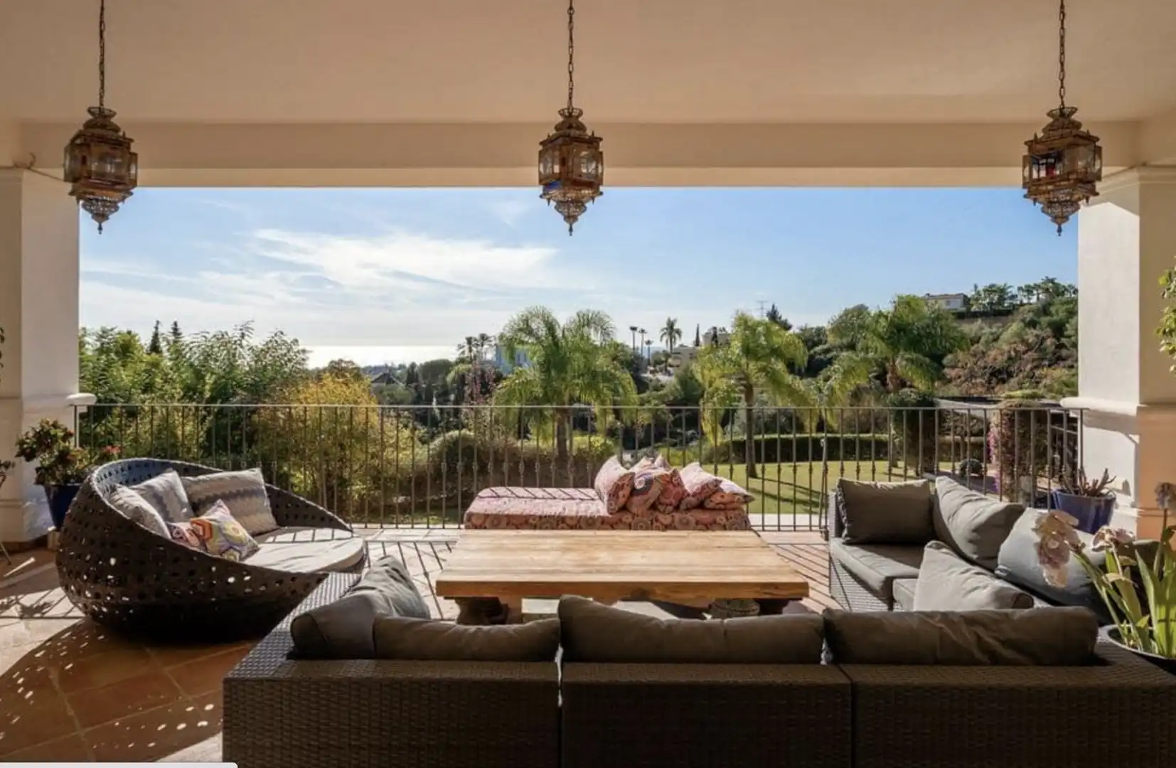 Terraza de Casa o chalet de alquiler en Marbella con Aire acondicionado, Jardín privado y Piscina