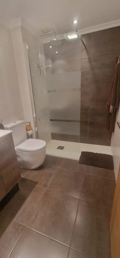 Badezimmer von Erdgeschoss zum Verkauf in Xirivella mit Klimaanlage, Terrasse und Abstellraum