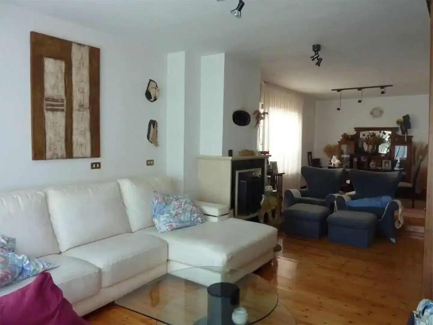 Sala d'estar de Casa o xalet en venda en Dueñas amb Jardí privat, Parquet i Traster
