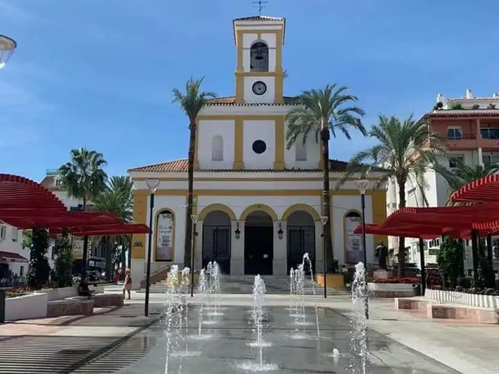 Vista exterior de Piso en venta en Marbella con Calefacción