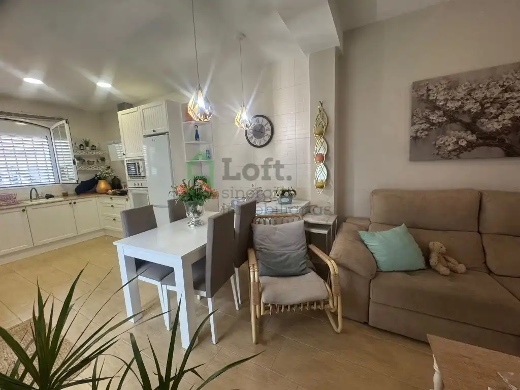 Sala d'estar de Casa o xalet en venda en Talavera la Real amb Aire condicionat i Terrassa