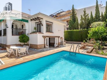 Villa avec piscine à vendre à La Zubia Ciudad
