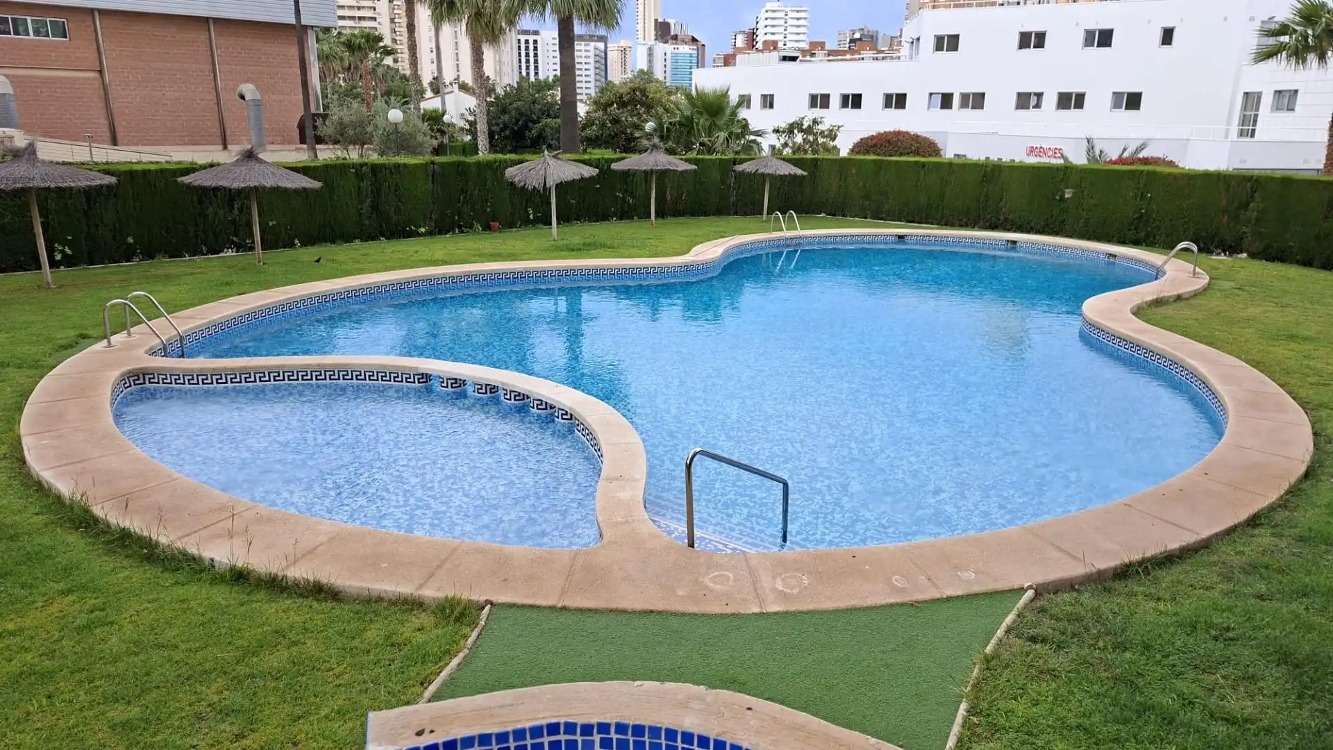 Pis amb piscina en venda a Rincón de Loix