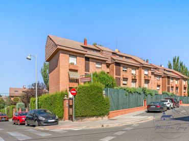 Pis amb piscina en venda a Calle Tahona