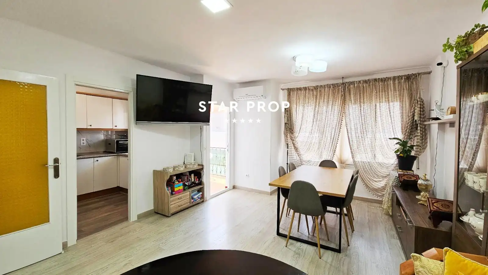 Living room of Flat for sale in Roses  with Heating, Terrace and Oven