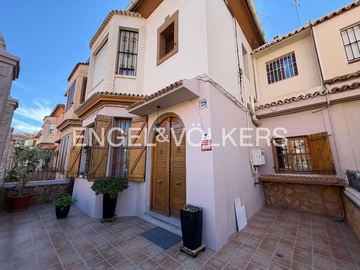 Vista exterior de Casa o xalet de lloguer en Valencia amb Aire condicionat, Calefacció i Terrassa