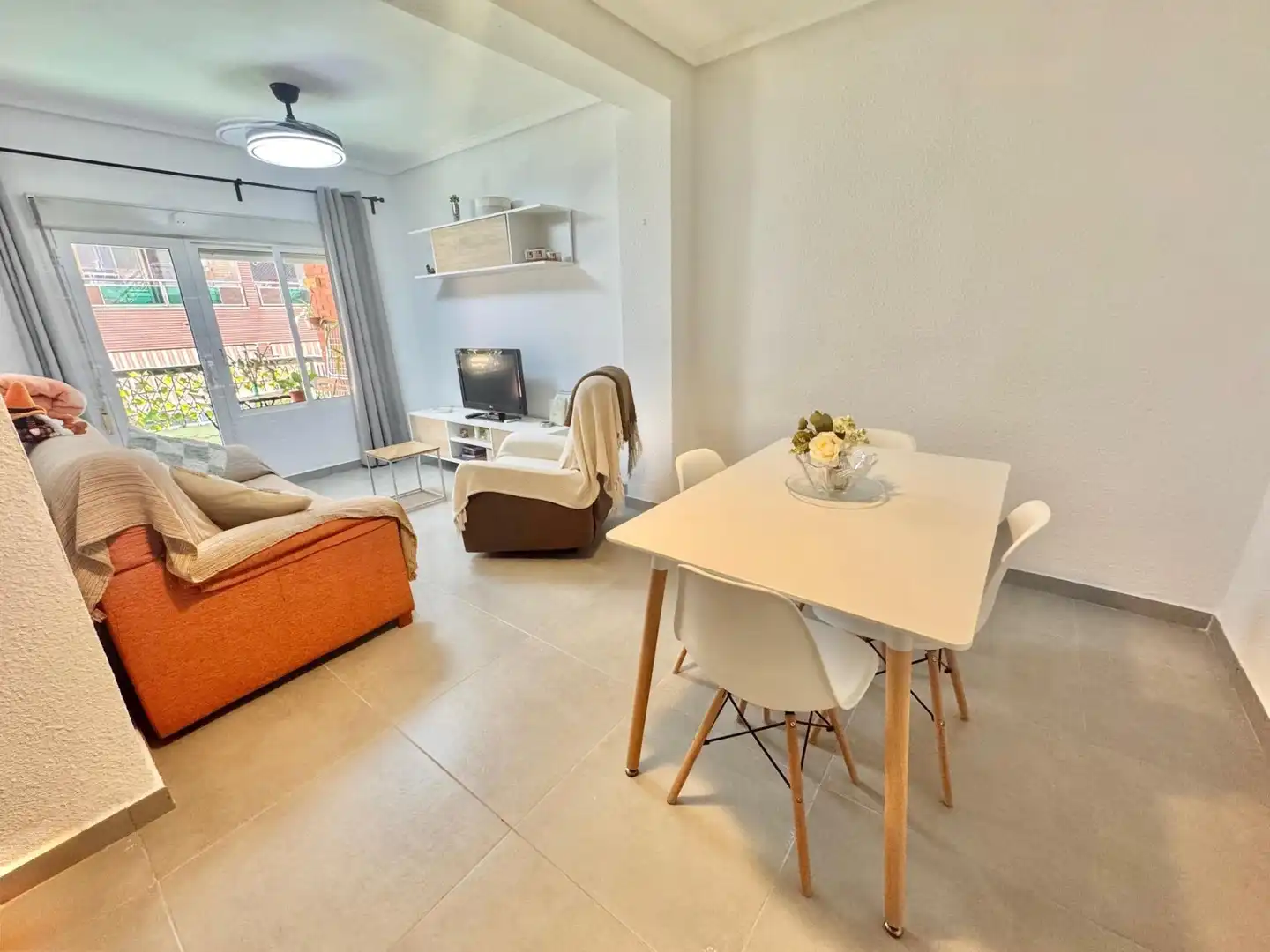 Living room of Flat for sale in Orihuela  with Air Conditioner, Furnished and Balcony