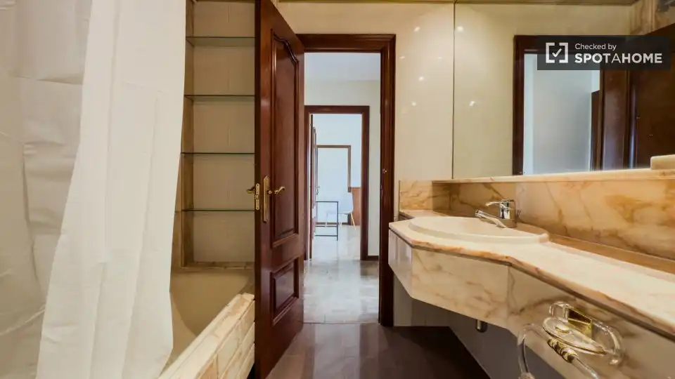 Habitació a Sant Gervasi i la Bonanova
