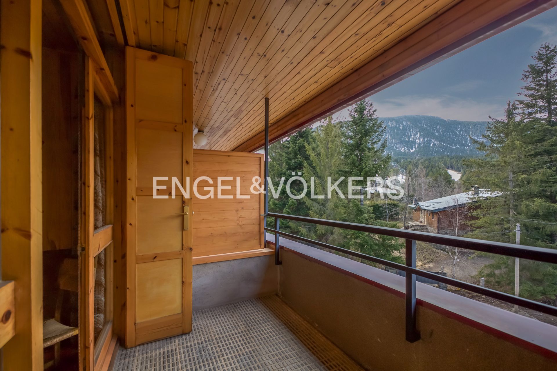 Balcony of Duplex for sale in Alp  with Heating, Parquet flooring and Terrace