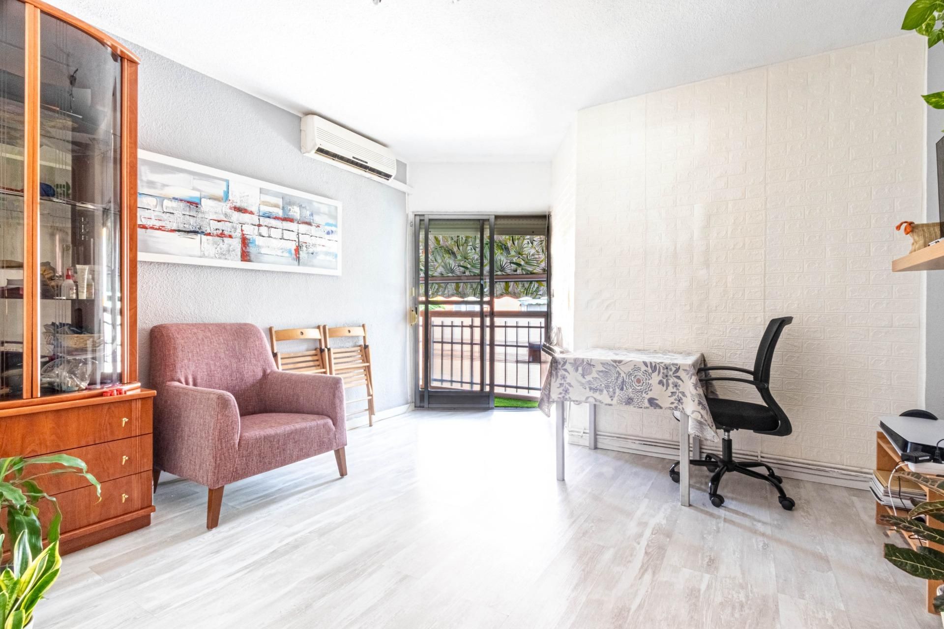 Flat for sale in  Madrid Capital  with Air Conditioner, Private garden and Terrace