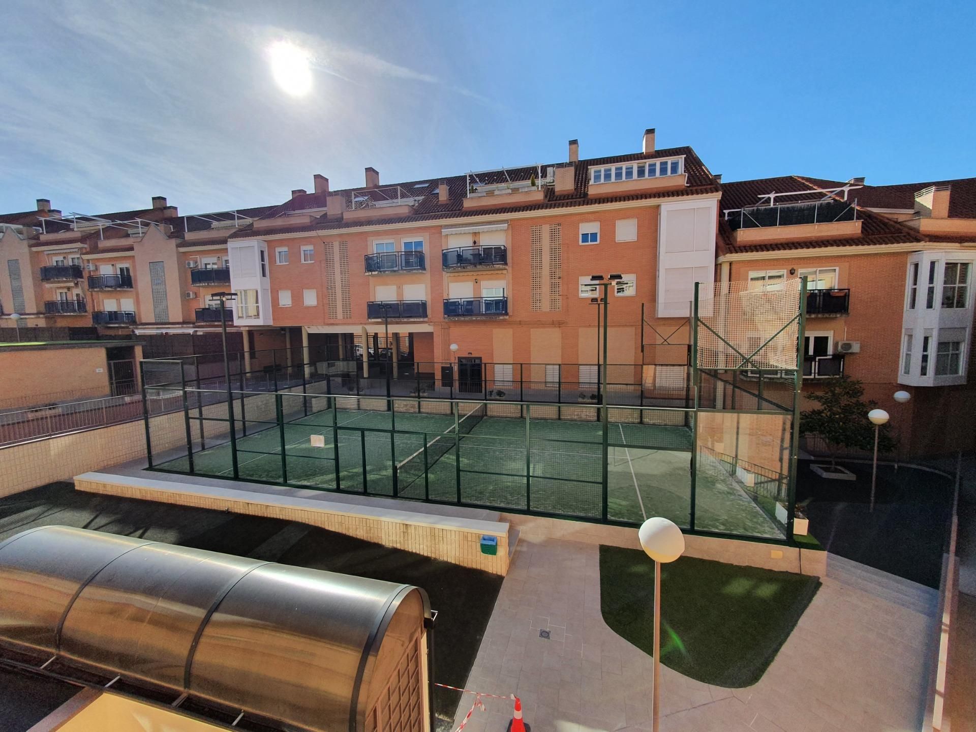 Piso de alquiler en Calle San Francisco de Sales, Centro