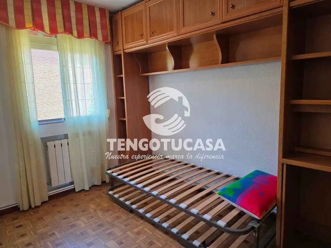 Habitación de Piso en venta en Madrid con Calefacción, Parquet y Terraza
