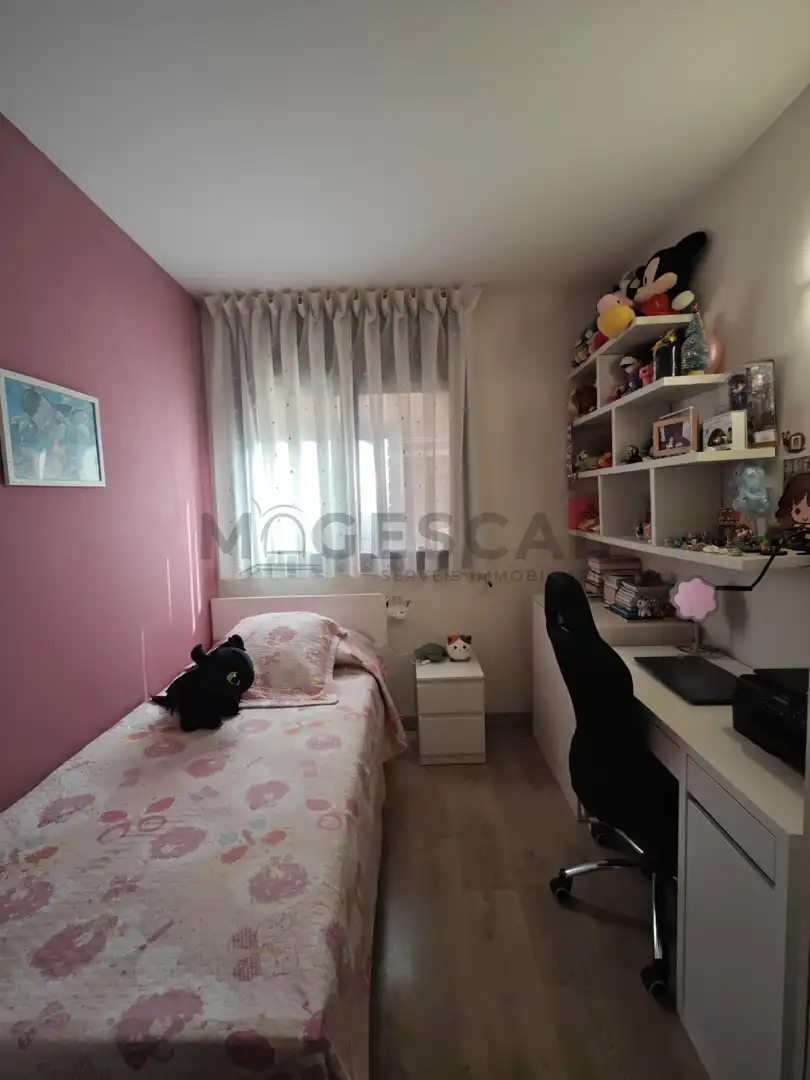 Bedroom of Flat for sale in Montcada i Reixac  with Air Conditioner, Heating and Furnished