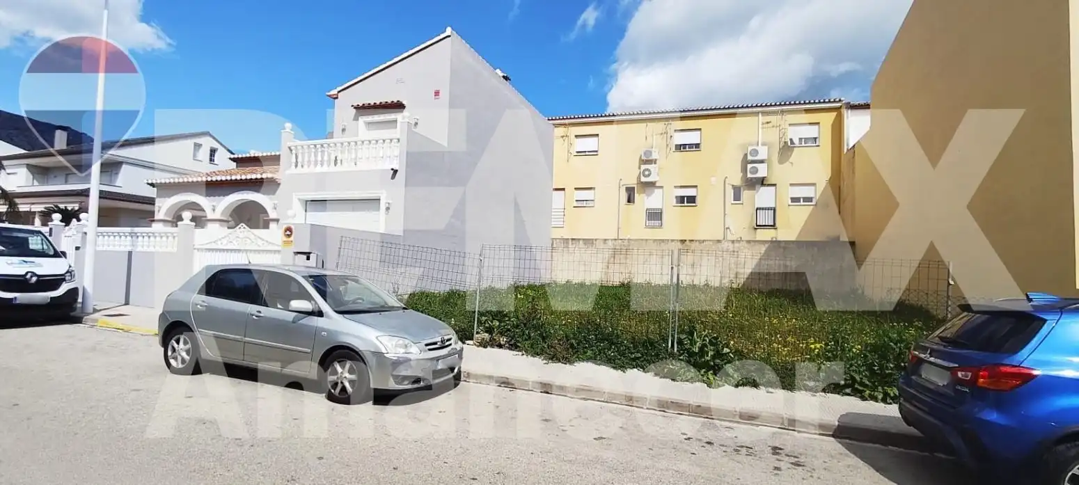 Terrenys i solars en venda a Calle calle Ondara