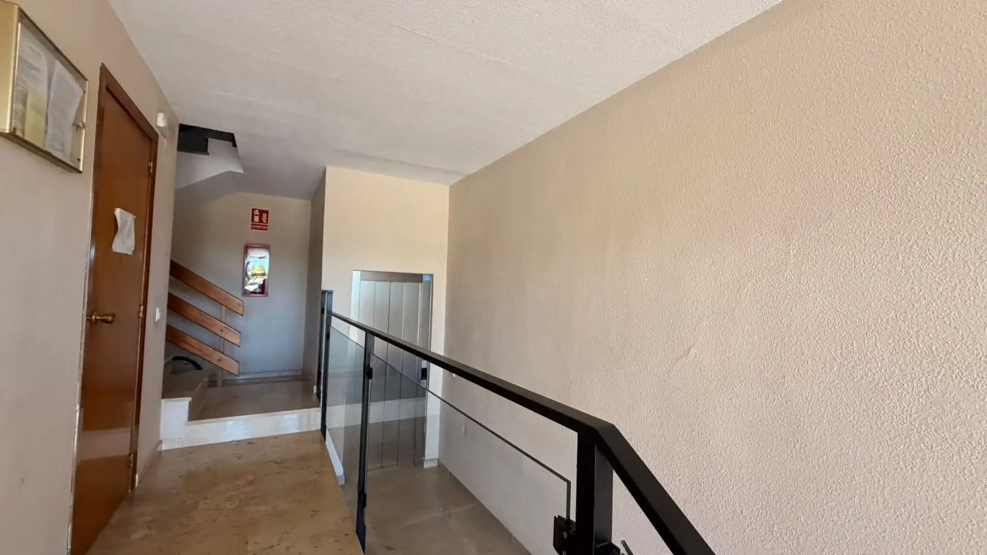 Wohnung zum Verkauf in Alberic mit Klimaanlage, Heizung und Terrasse